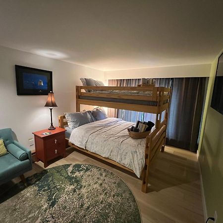好丘。Hacho House Bed and Breakfast Yellowknife Exteriör bild